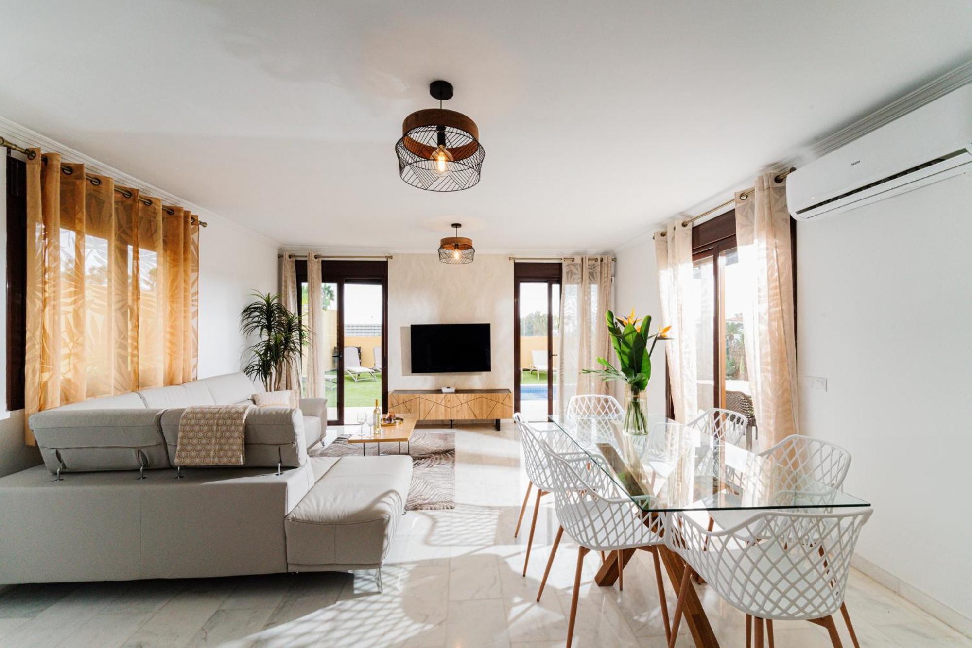 Villa With 4 Bedrooms And Private Heated Pool サンミゲル・デ・アボナ エクステリア 写真